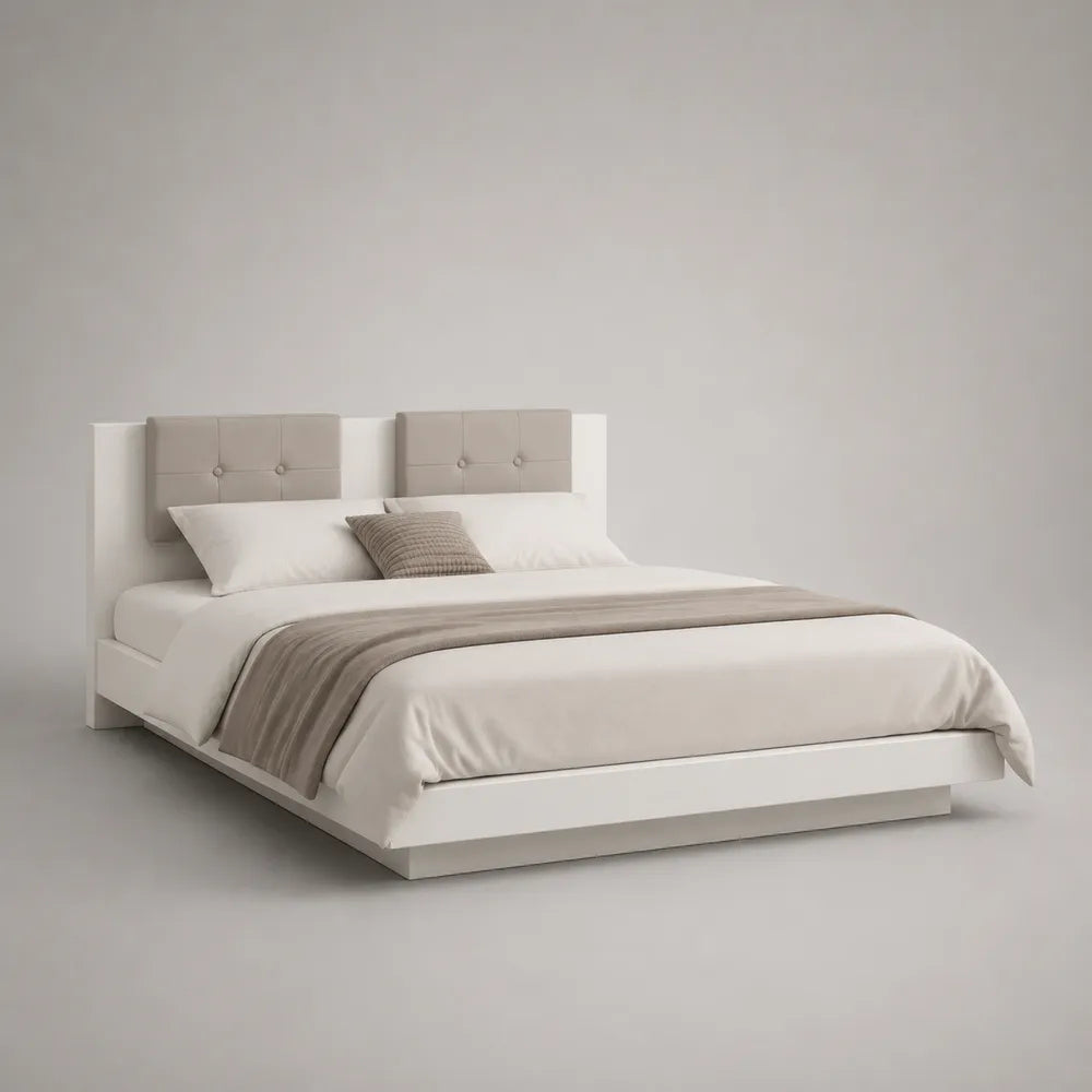 Letto matrimoniale 160x200 cm imbottito in tessuto beige e struttura in legno ingegnerizzato bianco con rete a doghe