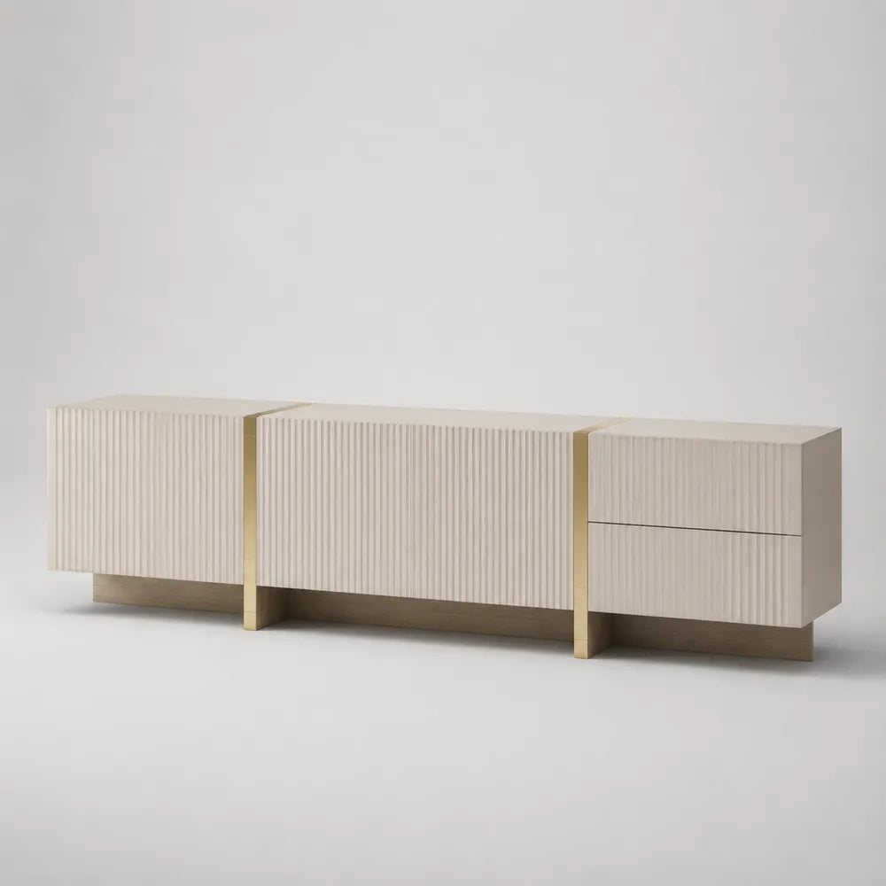 Mobile TV basso in MDF effetto beige con frontali scanalati e dettagli oro 220x40x55 cm